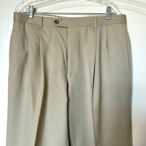 Jos A.Bank Pleated 100% Wool Dress Pant. SIZE 34 x 32